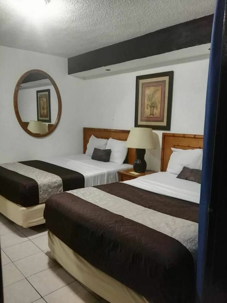 Capital O Zona Dorada Inn, Mazatlan Mazatlán Exterior foto